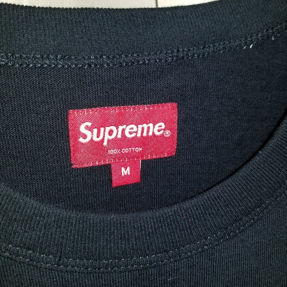 Supreme - Picture 3 of 4